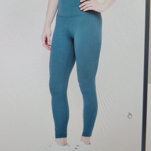 Lululemon  teal leggings